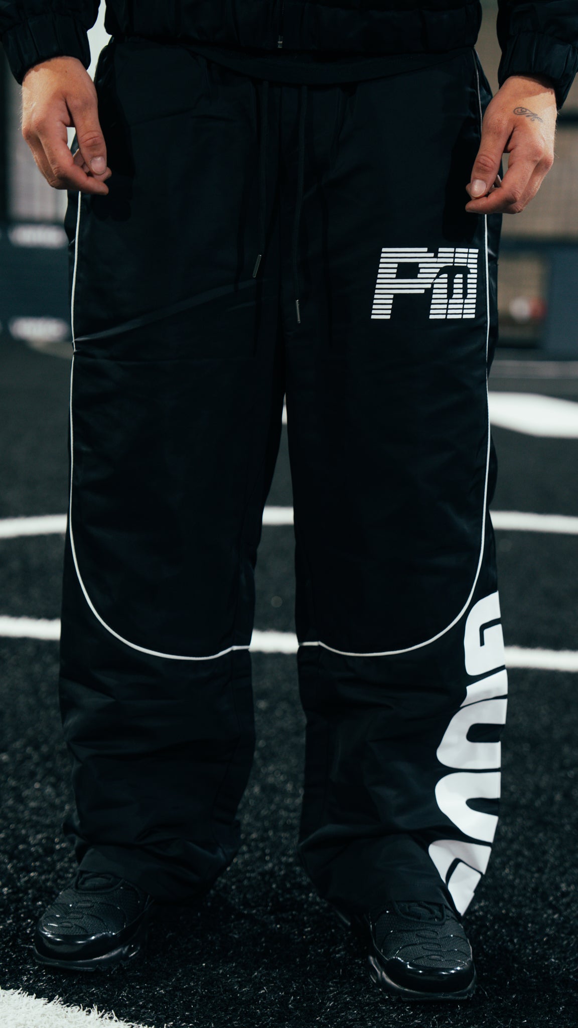 WORLD TRACKPANTS